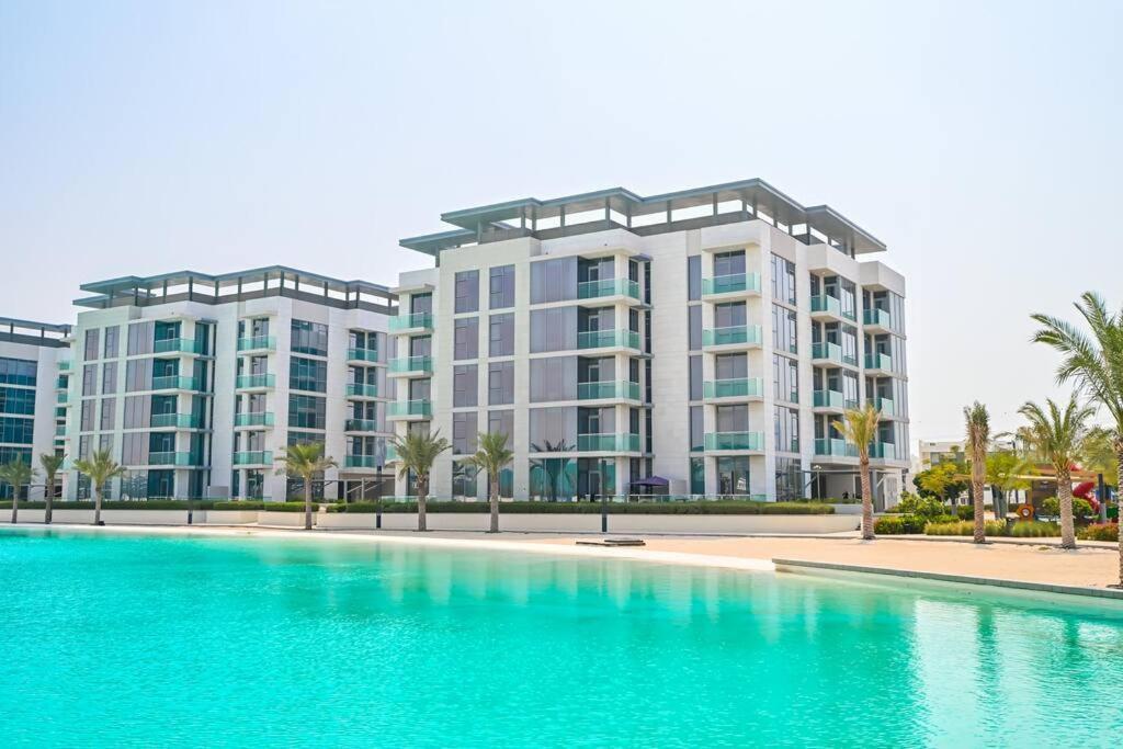 Luxe Shortlet - Unique 2 Bedroom In District One Meydan 두바이 외부 사진